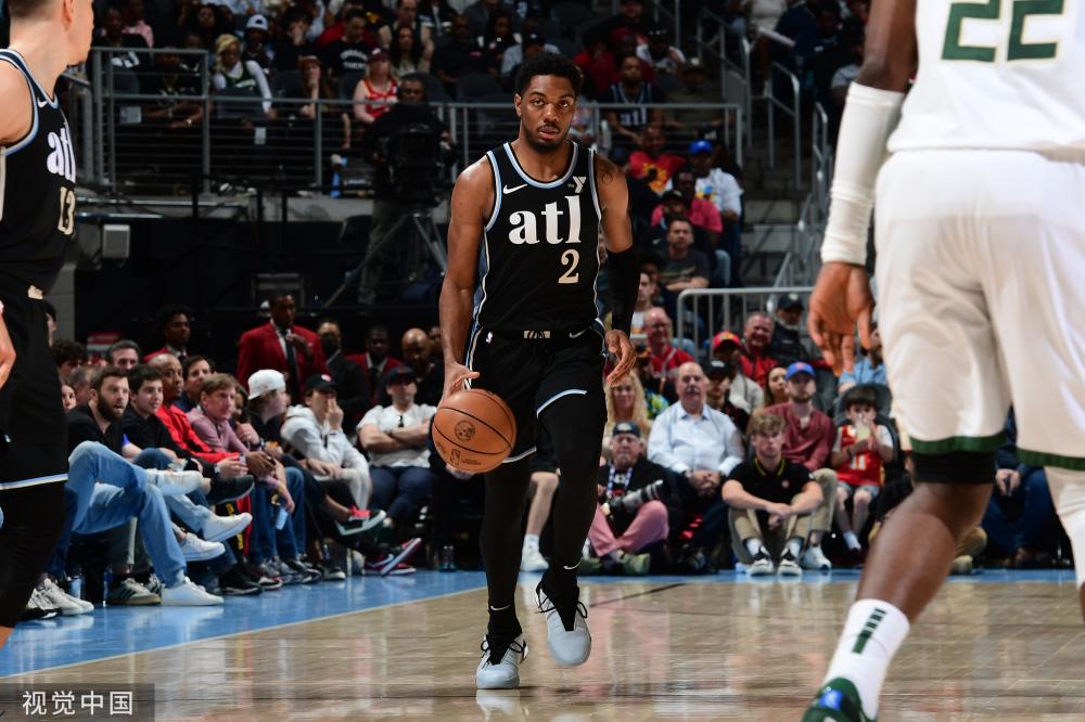 加期待他在 加期待他在