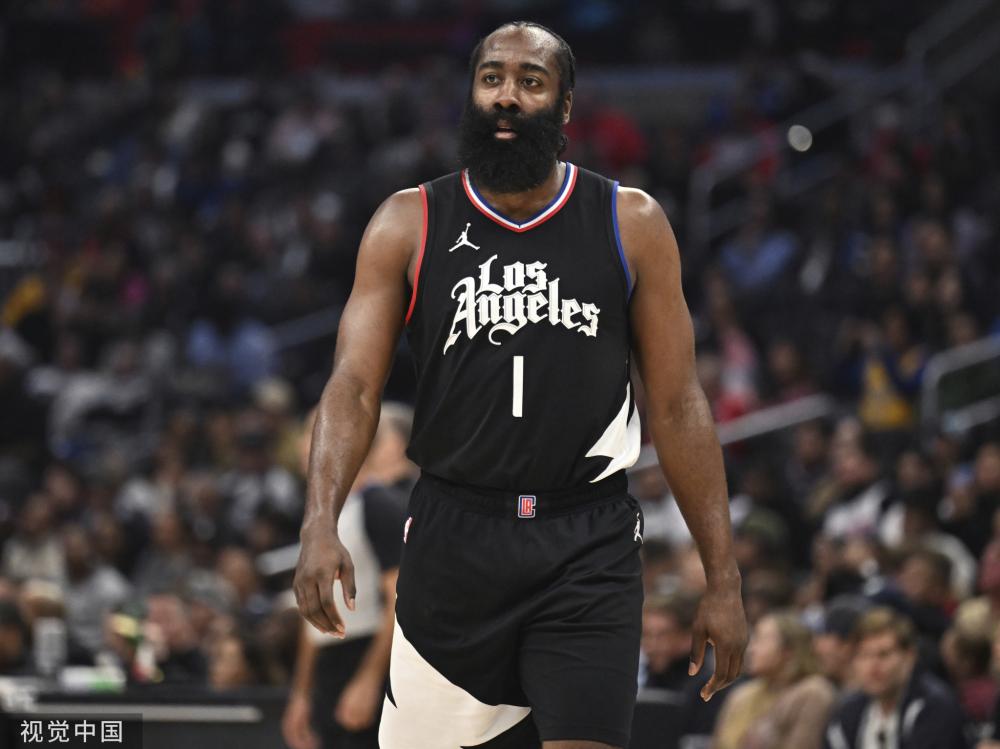 展示了一名 展示了一名