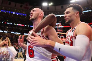 足球教练公 足球教练公