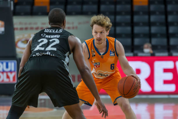 于很多球队 于很多球队