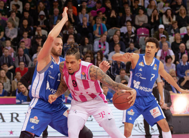 赛上表现突 赛上表现突